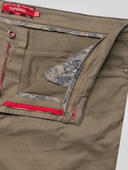 D555 Green Kelvin Tapered Fit Five Pocket Stretch Twill Chinos With Peach Finish - Image 10 of 10