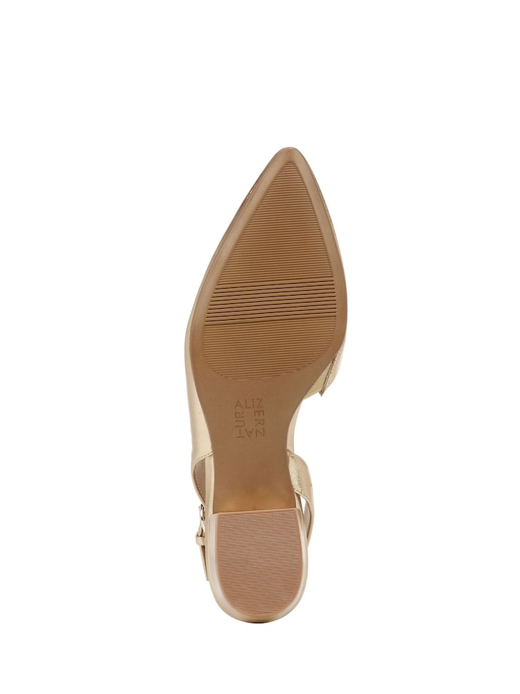 Dorado - Zapatos con tira trasera de cuero Banks de Naturalizer - Imagen 7 de 7 Dorado - Zapatos con tira trasera de cuero Banks de Naturalizer - Imagen 7 de 7