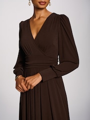 Brun - Jolie Moi Long Sleeve V-Neck Jersey Maxi Dress - Image 3 de 6