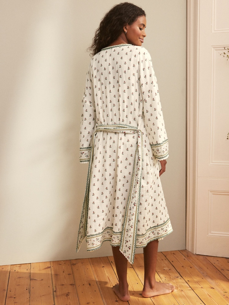 Laura Ashley White Aylesmore Sprint Print Crinkle 100% Cotton Robe - Image 2 of 8 Laura Ashley White Aylesmore Sprint Print Crinkle 100% Cotton Robe - Image 2 of 8