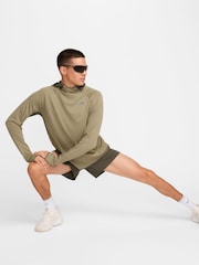 Nike Dri-fit Trail UV dolg rokav; Tekaška majica z dolgimi rokavi s kapuco - Slika 8 iz 10