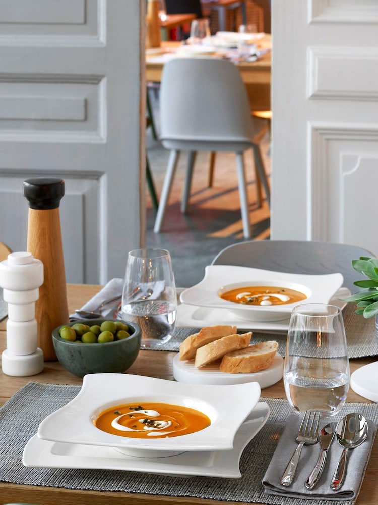 Villeroy & Boch White NewWave Pasta Plate - Image 1 of 2