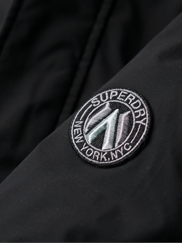 Schwarz - Superdry City Wattierte Bomberjacke - Bild 5 von 5 Schwarz - Superdry City Wattierte Bomberjacke - Bild 5 von 5