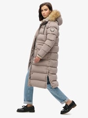 Diseño flameado en beige oscuro - Chaqueta larga de piel sintética Everest de Superdry - Imagen 1 de 4