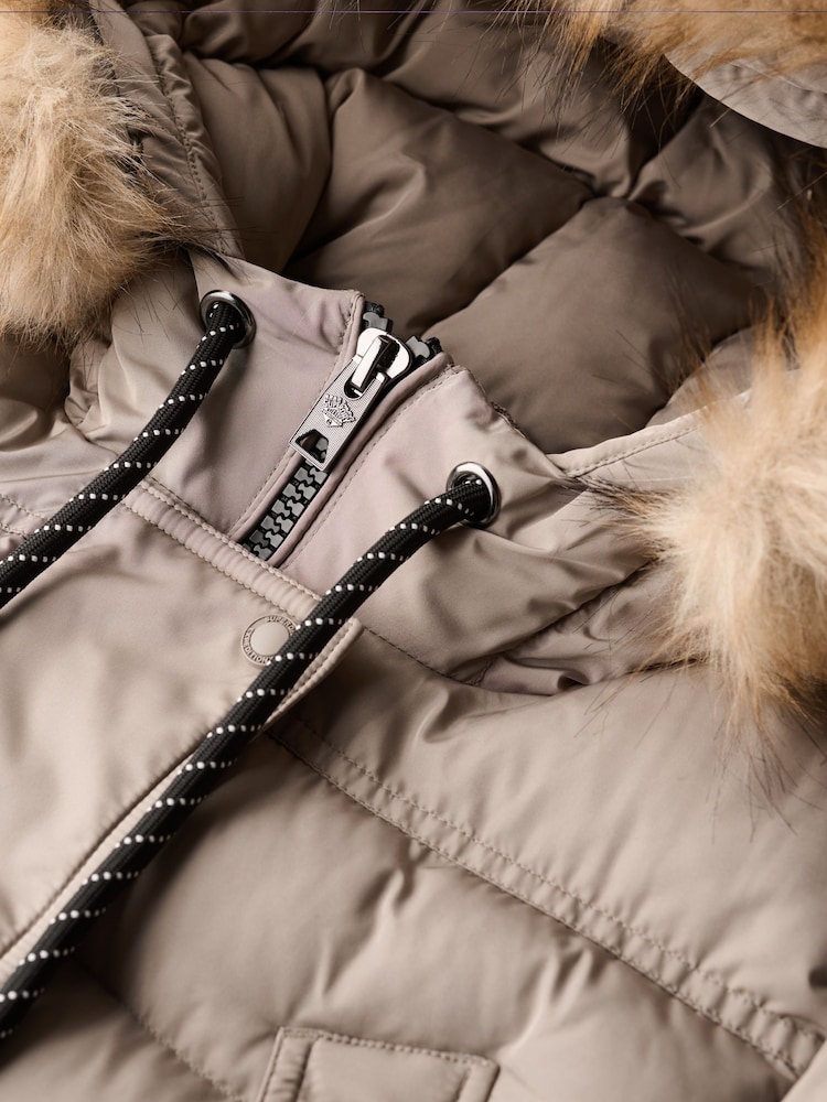 Diseño flameado en beige oscuro - Chaqueta larga de piel sintética Everest de Superdry - Imagen 4 de 4