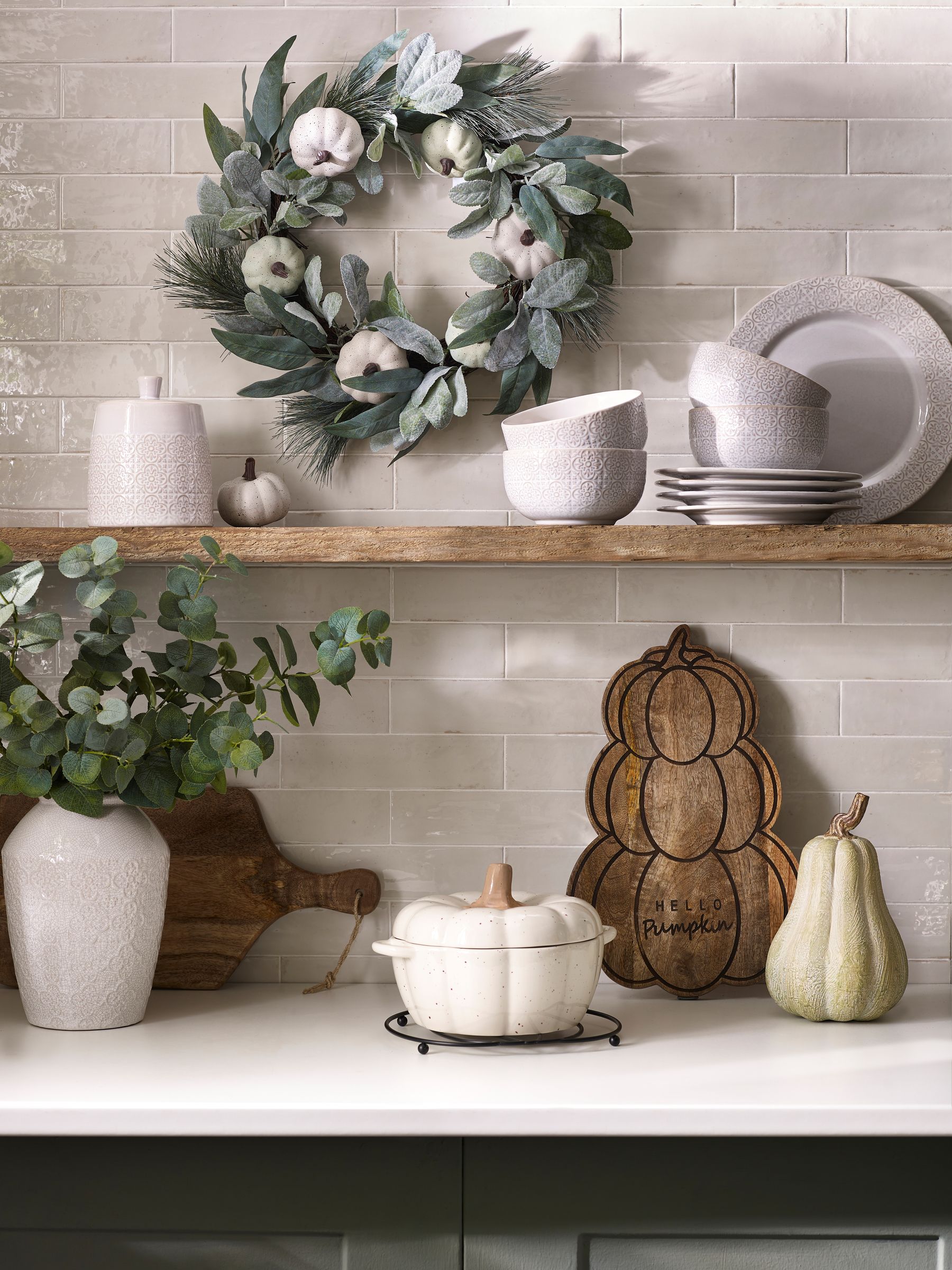 White Tile Embossed Medium Ceramic Vase - Image 3 of 5
