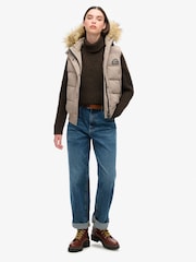 Глубокий бежевый слаб - жилет из искусственного меха Superdry Everest - Image 2 of 6