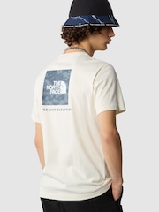 Creme - The North Face – Redbox Kurzarm-T-Shirt für Herren, 100 % Baumwolle - Bild 2 von 3
