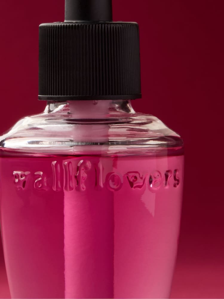 Bath & Body Works Twisted Peppermint Wallflowers Fragrance Refill 24ml - Image 2 of 3 Bath & Body Works Twisted Peppermint Wallflowers Fragrance Refill 24ml - Image 2 of 3