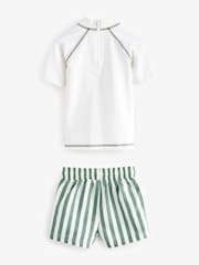 Weiß/Grün gestreift - Sonnenschutz-Set aus Oberteil und Shorts (3 Monate–7 Jahre) - Bild 7 von 8