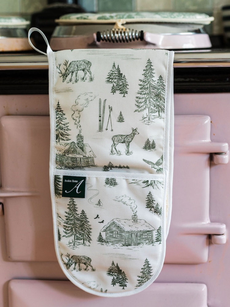 Avalon Home Festive Toile Forest Oven Gloves - صورة 5 من 5 Avalon Home Festive Toile Forest Oven Gloves - صورة 5 من 5