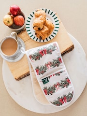 Avalon Home Green Sweeping Garlands Oven Gloves - Image 1 of 5