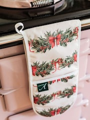 Avalon Home Green Sweeping Garlands Oven Gloves - Image 5 of 5
