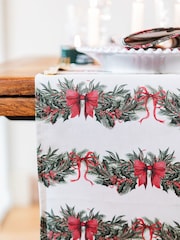 Avalon Home Sweeping Garlands Table Runner - Εικόνα 3 από 6