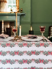 Avalon Home Sweeping Garlands Tablecloth - Image 6 de 6
