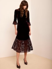 Mint Velvet Velvet Lace Trim Midi Dress - Bild 1 von 8