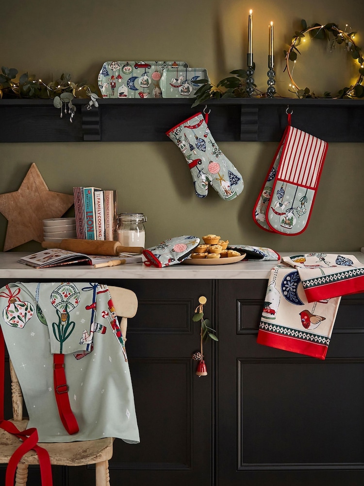Ulster Weavers Christmas Ornaments Cotton Apron - Image 3 of 3 Ulster Weavers Christmas Ornaments Cotton Apron - Image 3 of 3