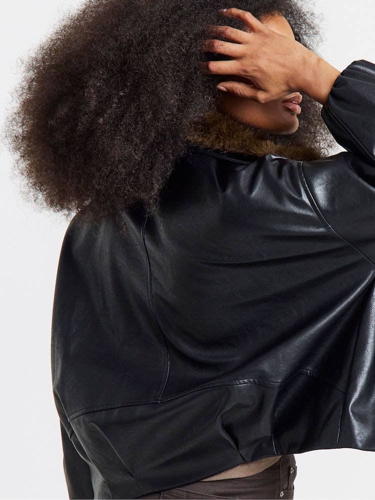 Simply Be Black Fur Collar Quilt Lined Faux Leather Jacket - Image 2 of 4 Simply Be Black Fur Collar Quilt Lined Faux Leather Jacket - Image 2 of 4