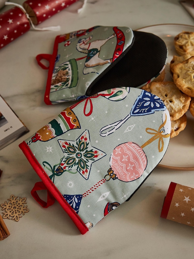 Ulster Weavers Christmas Ornaments Microwave Mitts Pair - Image 1 of 3