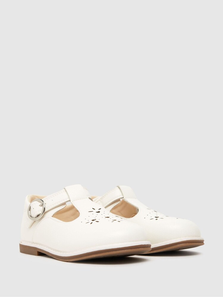 Beli čevlji s T-paščkom Schuh Lake - Slika 2 iz 4 Beli čevlji s T-paščkom Schuh Lake - Slika 2 iz 4