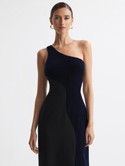 Reiss Black/Navy Cassie One-Shoulder Velvet-Satin Midi Dress - Image 3 of 6