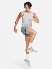 Nike Dri-FIT Miler Chaleco para correr - Imagen 3 de 13