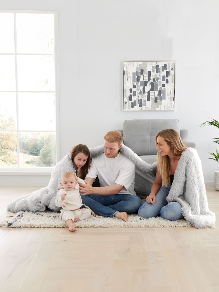 Catherine Lansfield Extra Large Cuddly Deep Pile Faux Fur Family Size Throw - Image 1 of 2