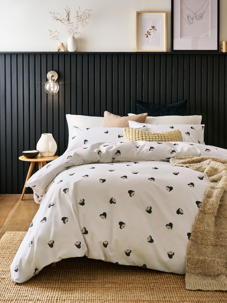 2 Pack Black/White Heart and Flower Reversible Duvet Cover and Pillowcase Set - Image 2 of 7