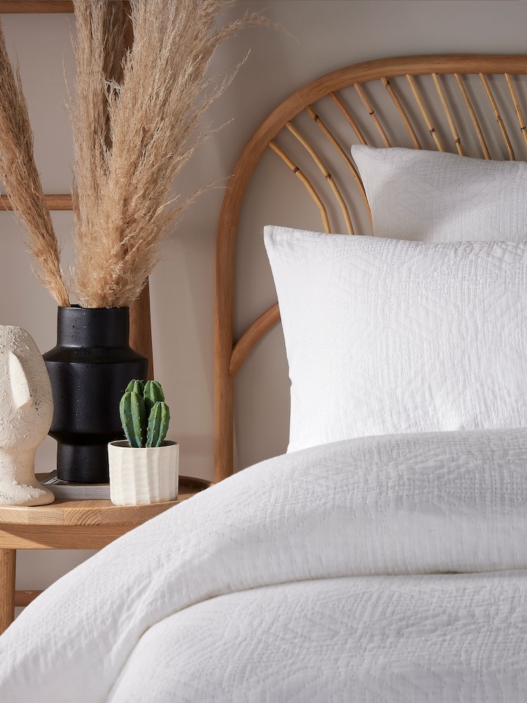 Vantona White Luna Matalesse Duvet Cover and Pillowcase Set - Image 4 of 4