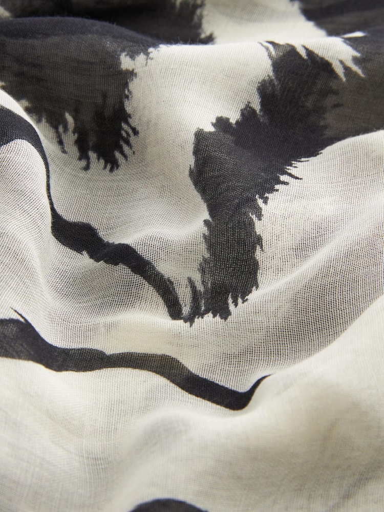Mono N.Premium Lightweight Scarf Containing Silk - Image 5 of 5