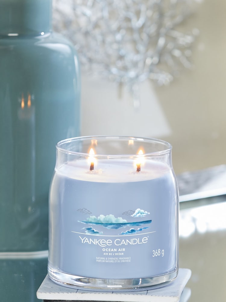 Yankee Candle No Colour Signature Jar Scented Candle, Ocean Jar Air - Image 1 of 3