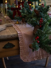 Ellenvale Interiors Christmas Stripe Ruffle Table Runner - Εικόνα 2 από 3