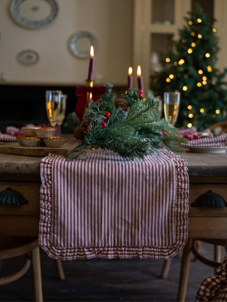 Ellenvale Interiors Christmas Stripe Ruffle Table Runner - Εικόνα 3 από 3