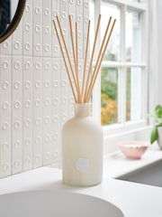 Country Luxe Spa Retreat Lavender and Geranium 1 Litre Fragranced Reed Diffuser - Image 1 of 5