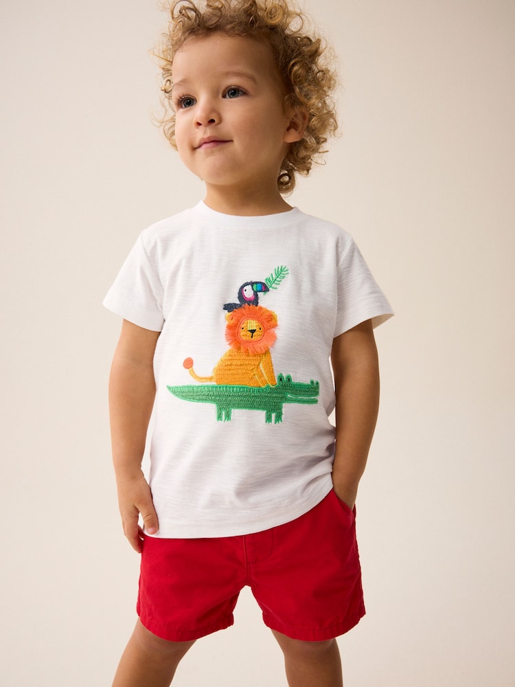 Weiß - Kurzärmeliges, schlichtes T-Shirt mit Charakter-Applikation aus 100 % Baumwolle (3 Monate – 7 Jahre) - Bild 1 von 5 Weiß - Kurzärmeliges, schlichtes T-Shirt mit Charakter-Applikation aus 100 % Baumwolle (3 Monate – 7 Jahre) - Bild 1 von 5