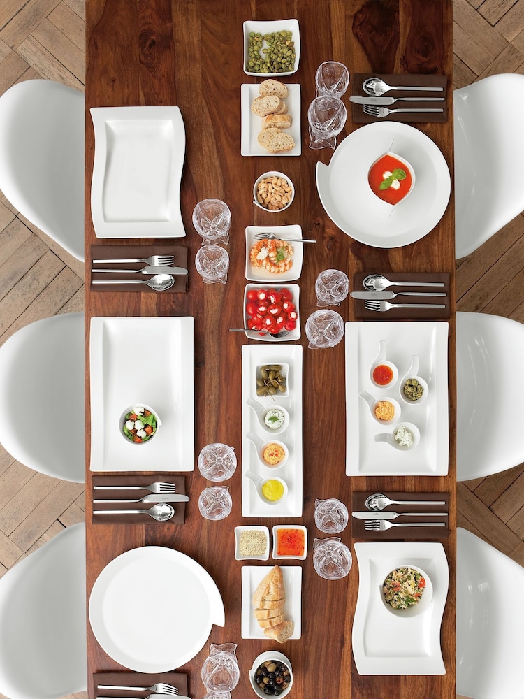 Villeroy & Boch 5 Piece White NewWave Antipasti Serveware Set - Image 3 of 3