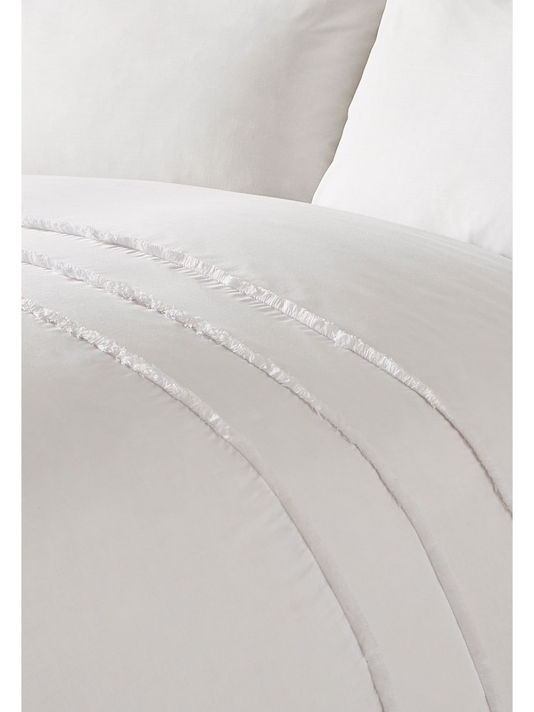 Serene White Tassel Duvet Cover And Pillowcase Set - Image 2 of 2