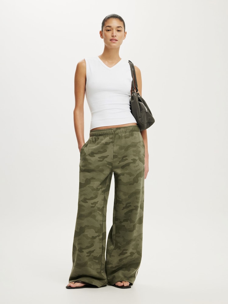 Military-Grün - Cotton On Baggy-Sweatpants - Bild 1 von 6 Military-Grün - Cotton On Baggy-Sweatpants - Bild 1 von 6