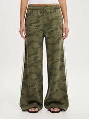 Military-Grün - Cotton On Baggy-Sweatpants - Bild 2 von 6