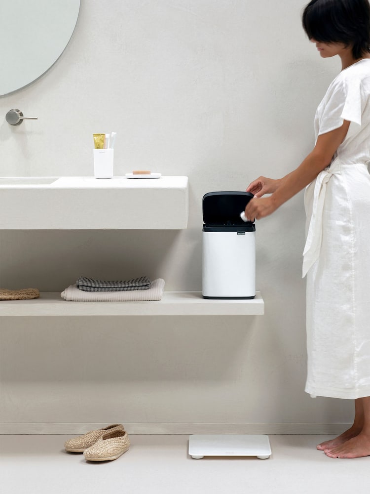 Brabantia White Bo Waste Bin 4L - Image 2 of 6