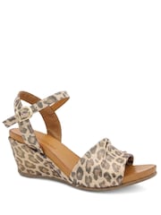 Pavers Animal Adjustable Buckle Wedges - Image 2 of 5