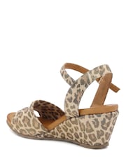 Pavers Animal Adjustable Buckle Wedges - Image 3 of 5