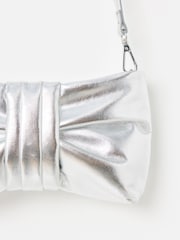 Oliver Bonas Tina Metallic Bow Clutch Bag - រូបភាព 6 នៃ 7