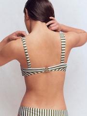 Top de bikini con escote corazón Clean de Boden - Imagen 3 de 7