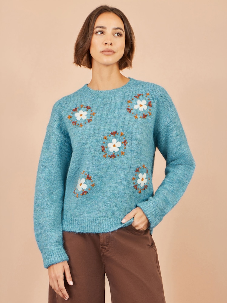 Azul - Suéter holgado con bordado de parche floral de Yumi - Imagen 1 de 5 Azul - Suéter holgado con bordado de parche floral de Yumi - Imagen 1 de 5
