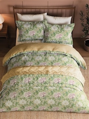 Morris & Co Gold Windrush Floral 180 Thread Count Percale Duvet Cover and Pillowcase Set - Image 3 of 6