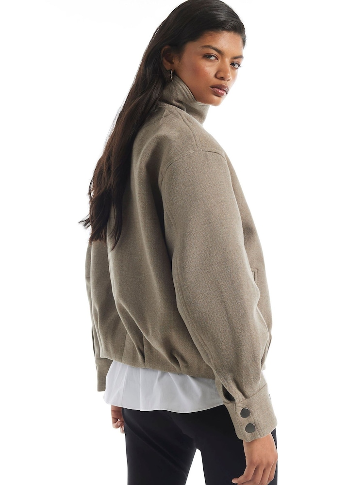 River Island Bubble Bomber Jacket - 5এর মধ্যে 2 ছবি