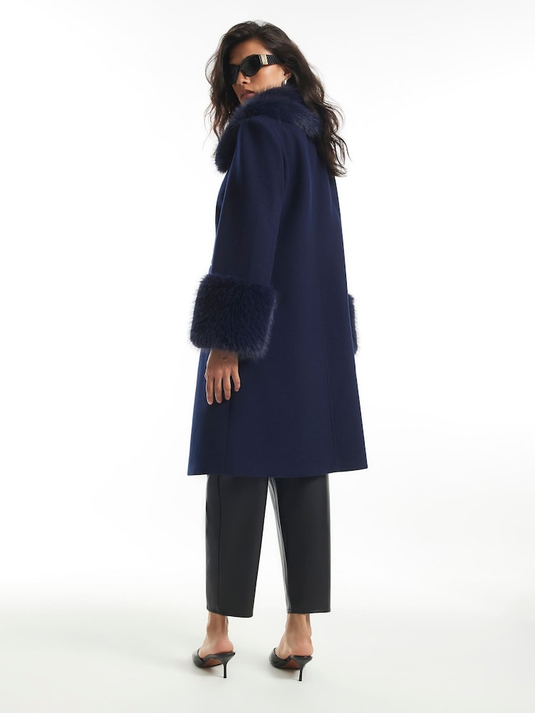 Abrigo con ribete de piel sintética de River Island - Imagen 2 de 4
