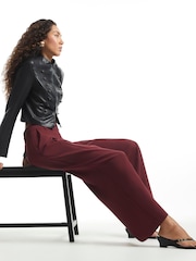 بني - بنطلون كريب برِجل واسعة من River Island - صورة 2 من 4