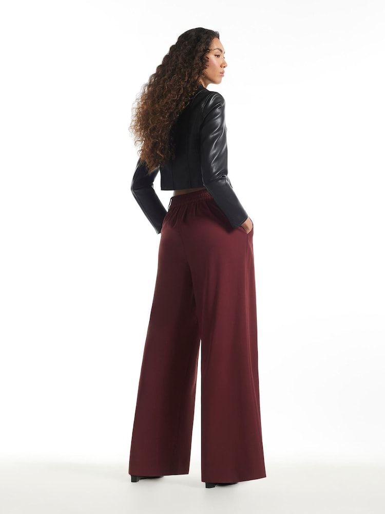 بني - بنطلون كريب برِجل واسعة من River Island - صورة 4 من 4